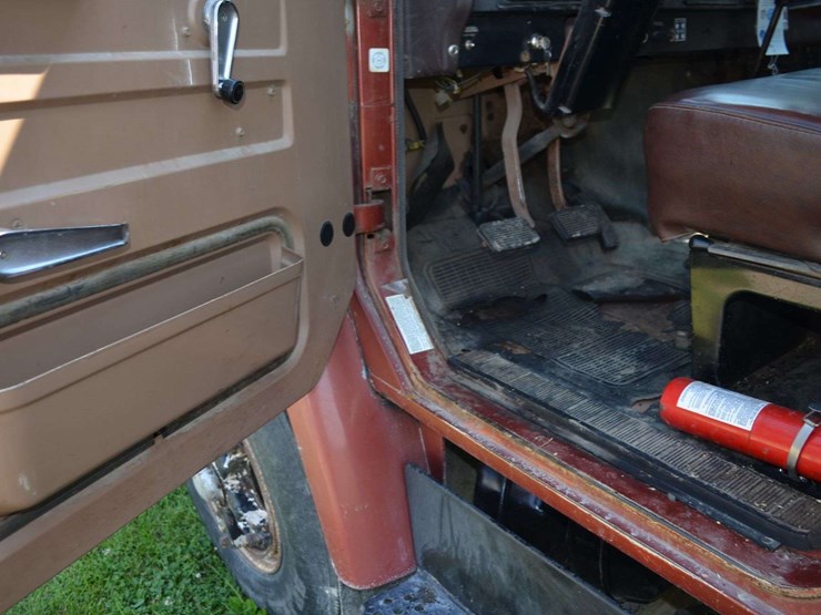 1979-international-grain-truck-image-16