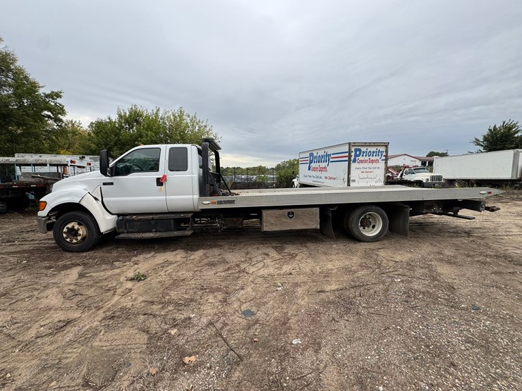 2015-ford-f650-image-2