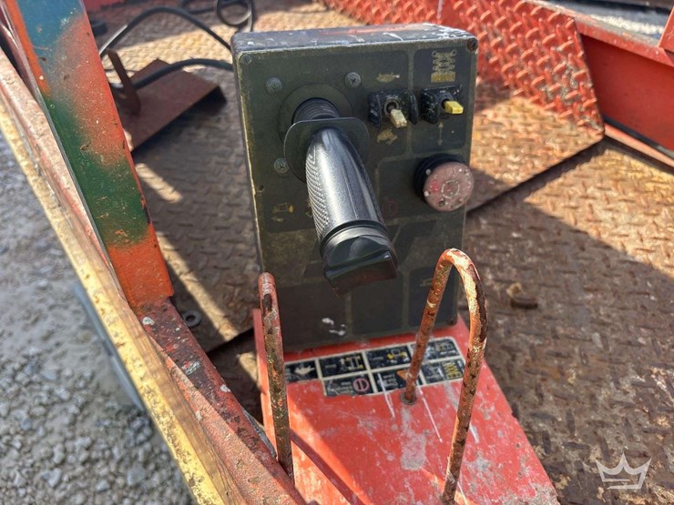 1998-jlg-2032e2-image-8