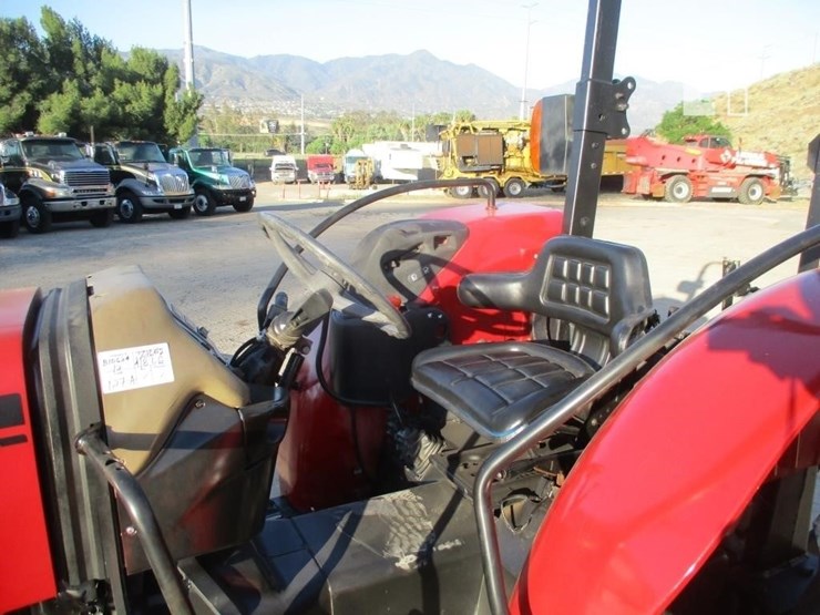 2009-case-ih-farmall-65c-image-7