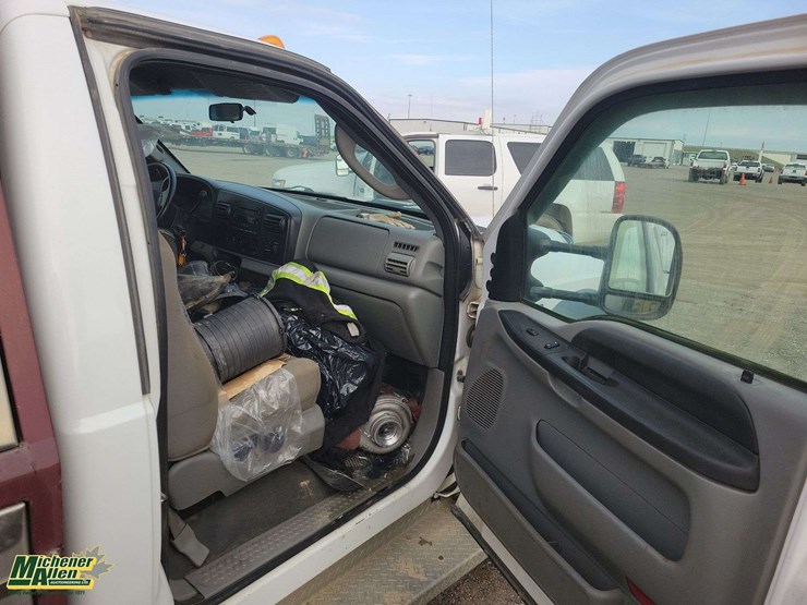 2005-ford-f550-image-13