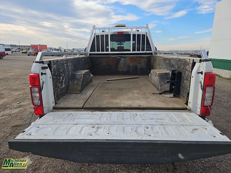 2020-ford-f350-image-17