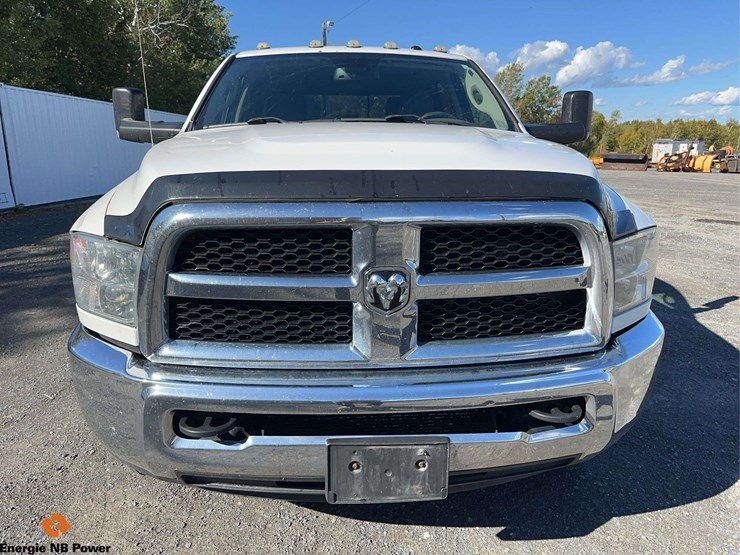 2018-ram-3500-slt-image-2