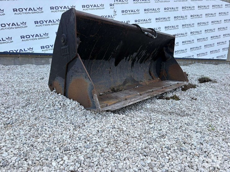 caterpillar-216-image-1