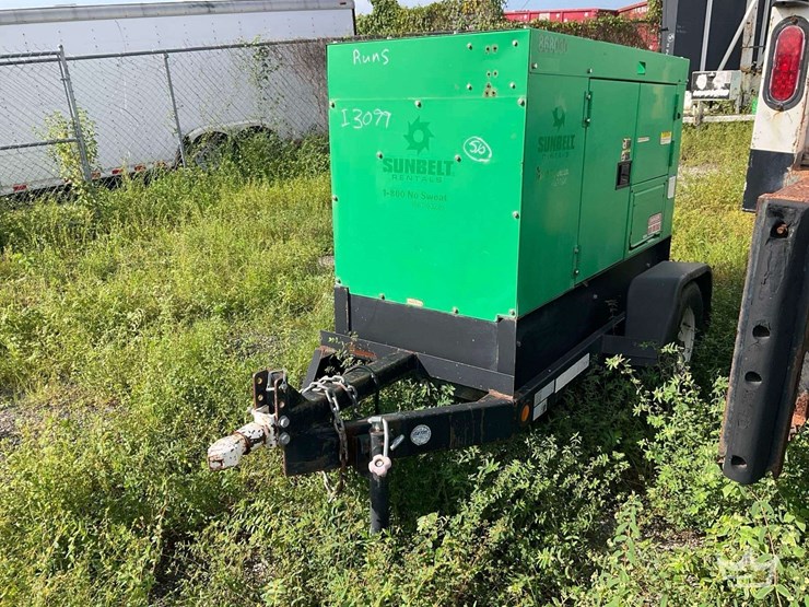 2016-whisperwatt-dca-25ssiu4f-25kva-towable-diesel-generator-image-1