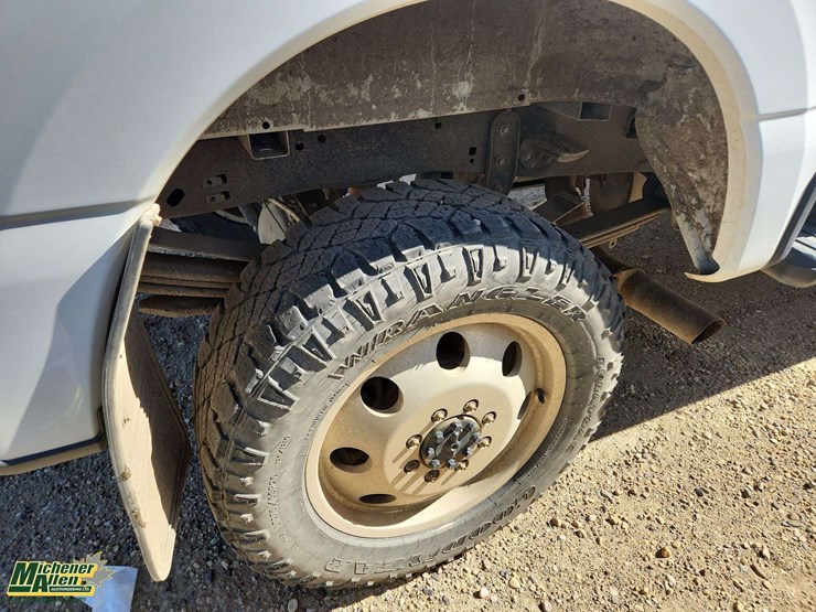 2023-ford-f250-image-8