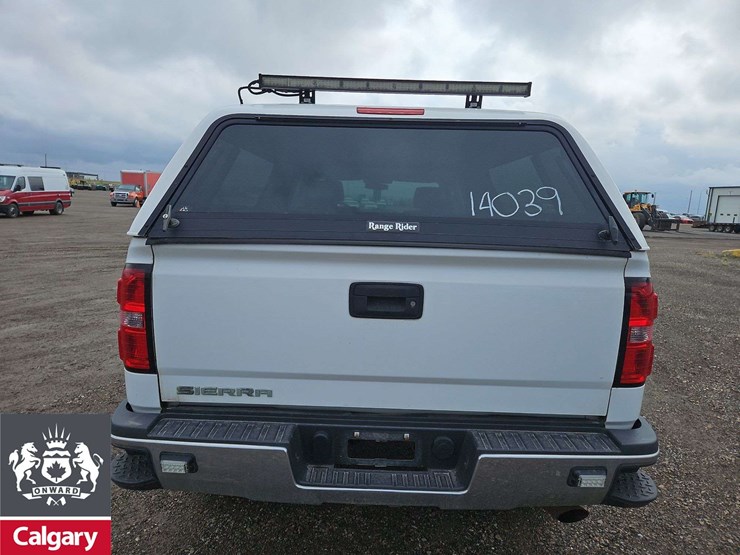 2015-gmc-sierra-2500hd-image-6
