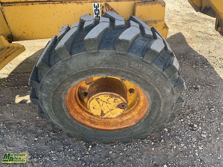 1994-deere-410d-image-11