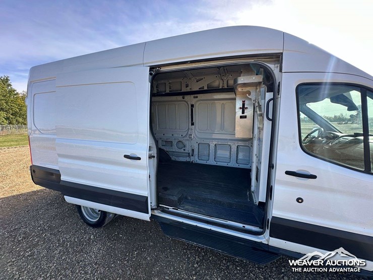 2019-ford-transit-image-31