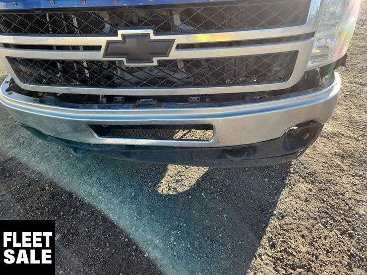 2011-chevrolet-silverado-3500hd-image-39