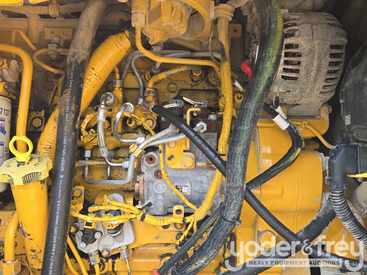 2019-deere-744k-image-38