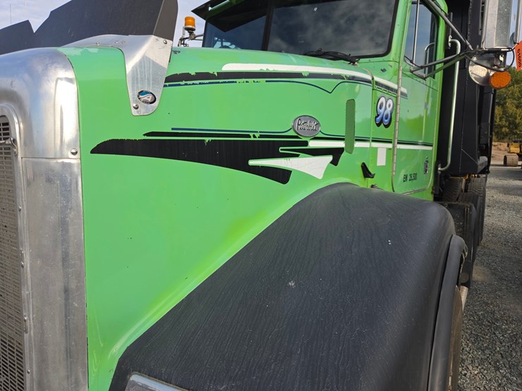 1998-peterbilt-377-image-11