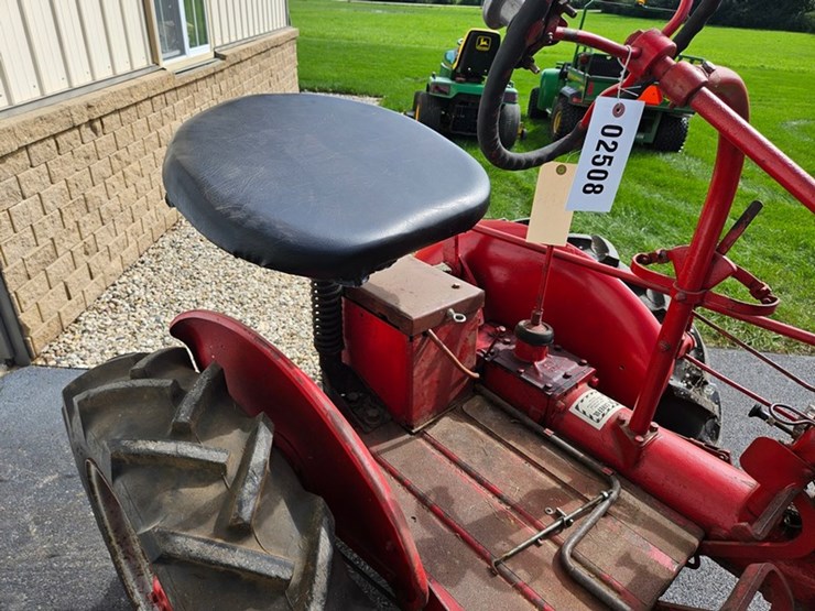 #2508-•-farmall-cub-tractor-image-42