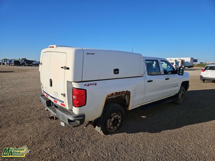 2015-chevrolet-silverado-2500hd-image-4