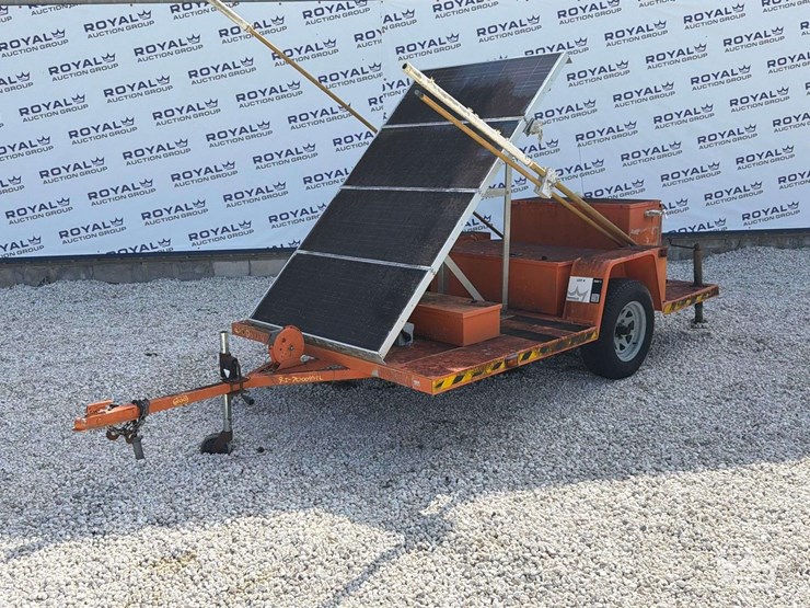 2006-automotive-transformation-solar-highway-advisory-radio-trailer-image-1