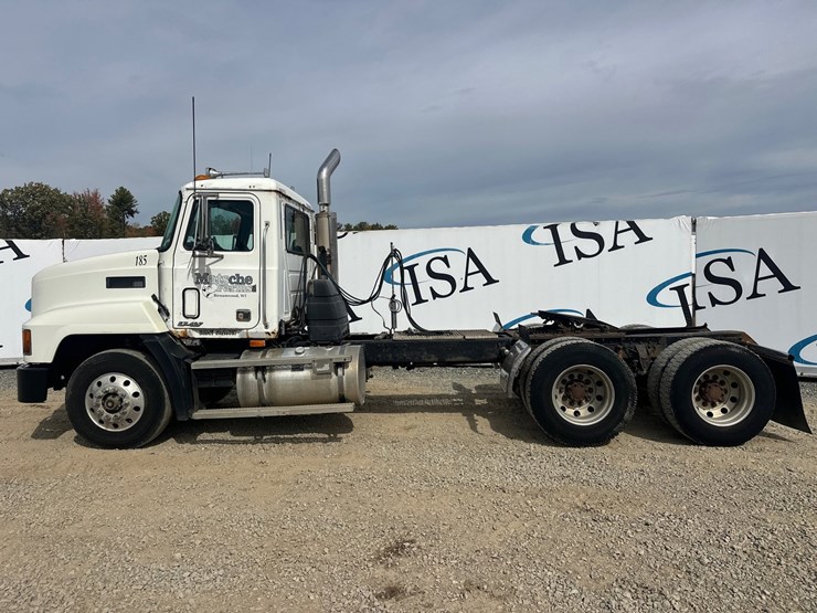 2000-mack-ch613-image-2