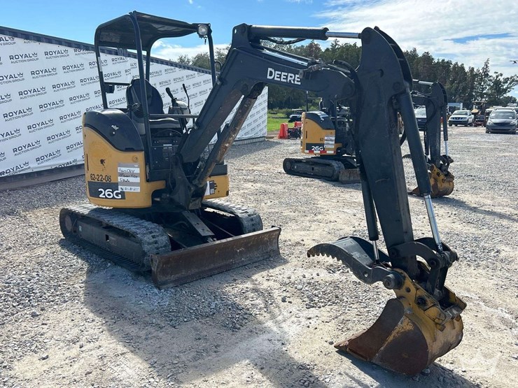 2015-deere-26g-image-2