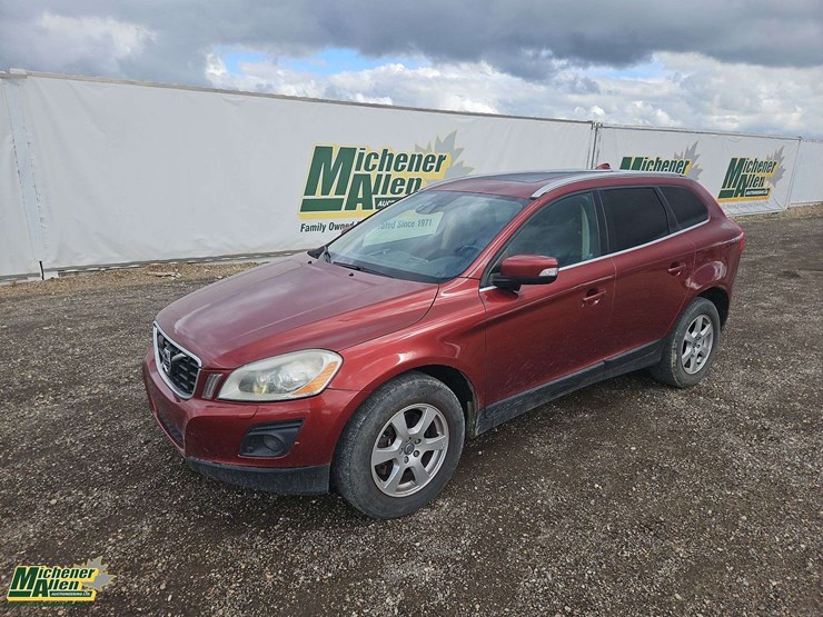 2010-volvo-xc60-image-1
