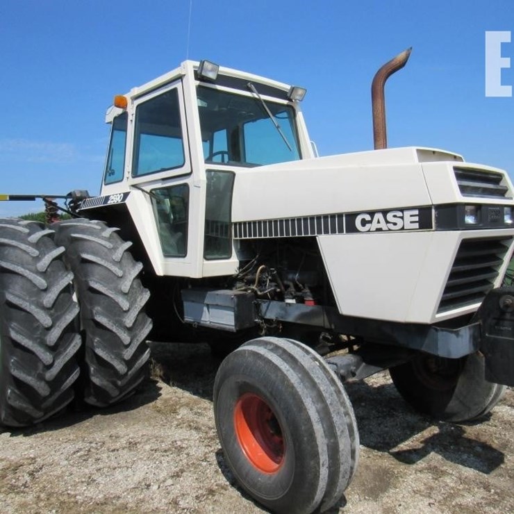 J I CASE 2590