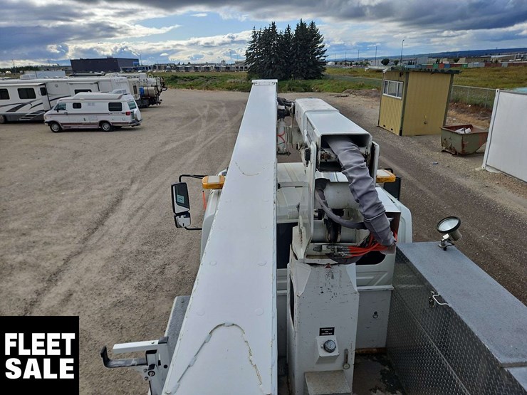 2015-international-durastar-4400-image-42