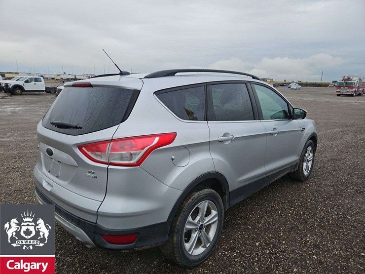 2015-ford-escape-se-image-4