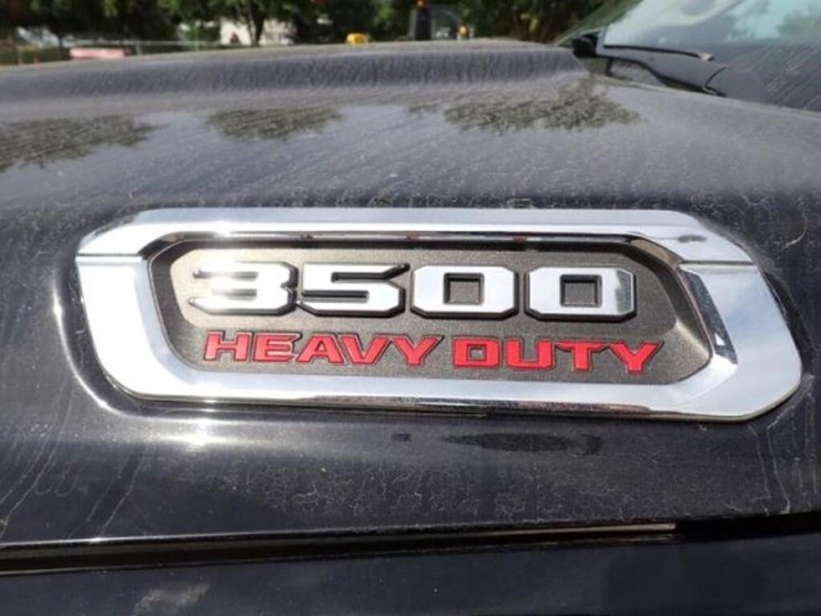 2019-dodge-ram-3500-image-31