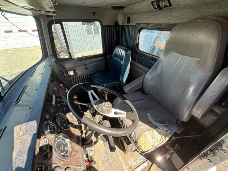 1993-kenworth-t600-image-31