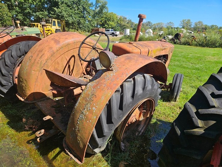 #2524-•-1948-case-la-tractor-image-5