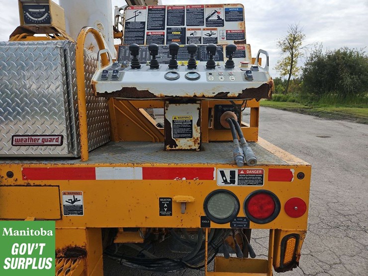 2009-international-durastar-4400-image-27