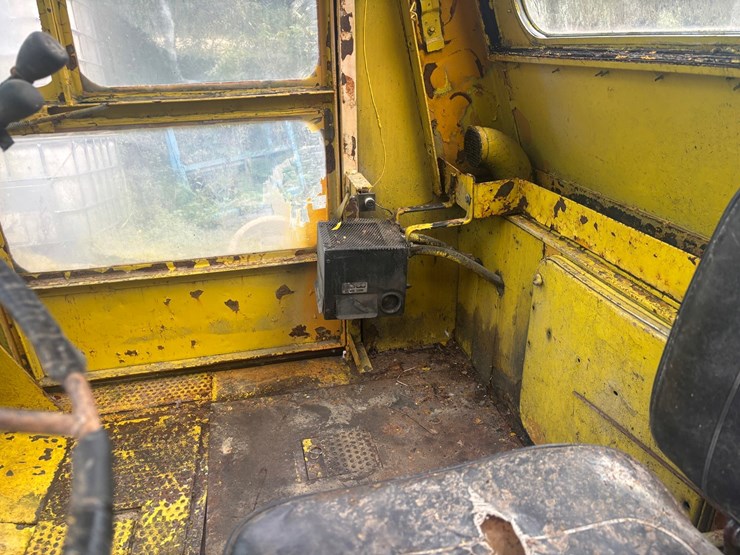 caterpillar-v180-image-45
