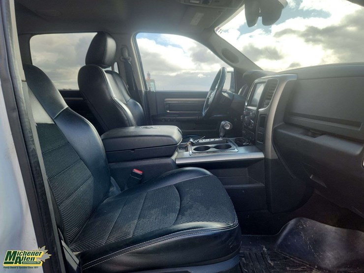 2013-dodge-1500-image-18