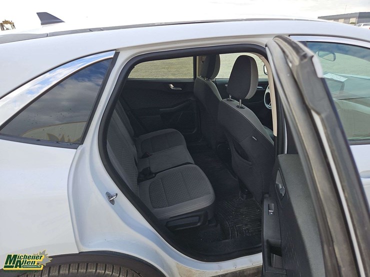 2020-ford-escape-image-18