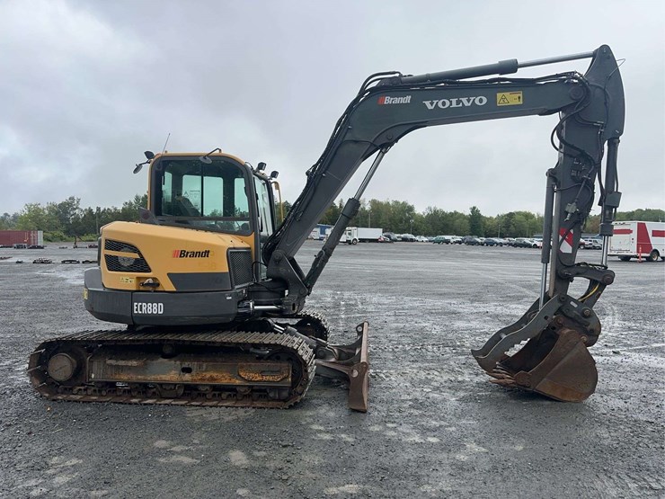 2017-volvo-ecr88d-image-4
