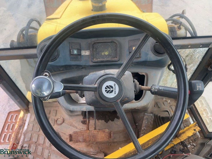 new-holland-b95-image-25
