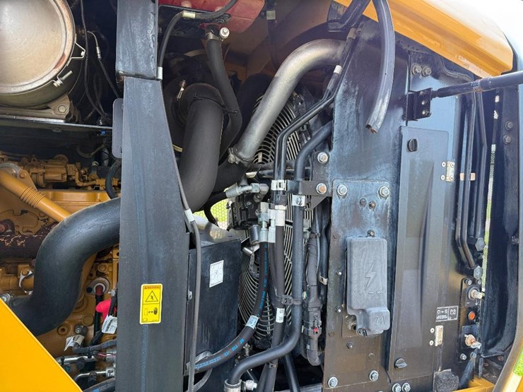 caterpillar-938m-image-57