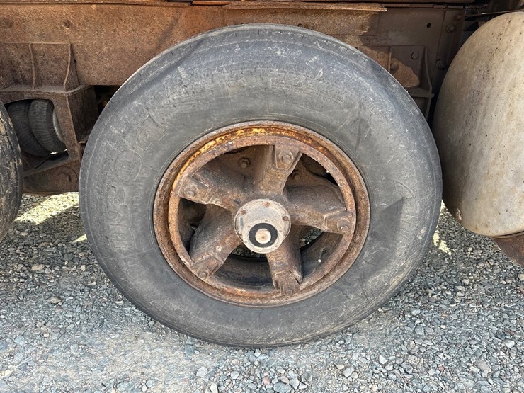 1994-mack-cl713-image-65
