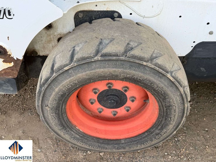 2015-bobcat-s570-image-10