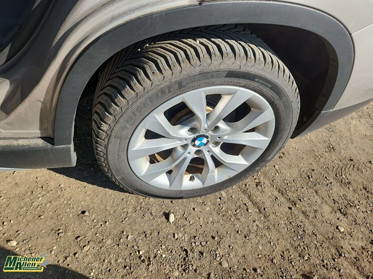 2012-bmw-x1-image-10