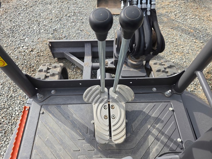 volvo-ec27d-image-44