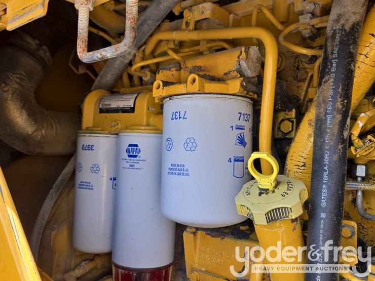 2019-deere-744k-image-35