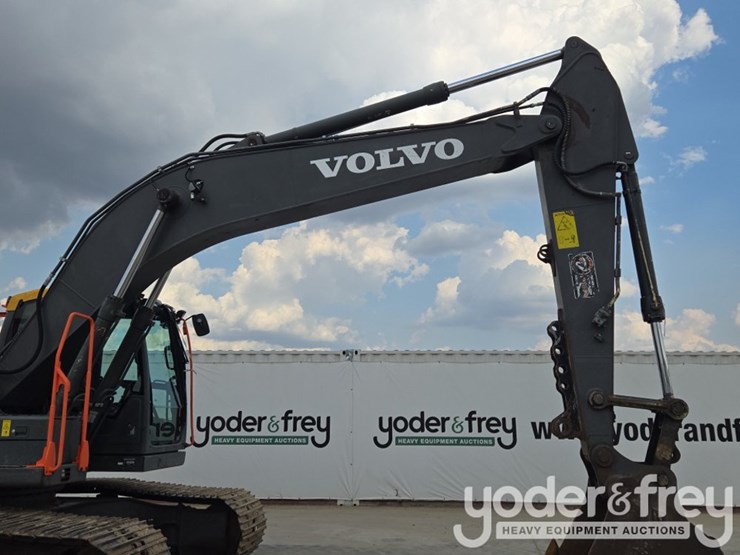 2021-volvo-ec200el-image-27
