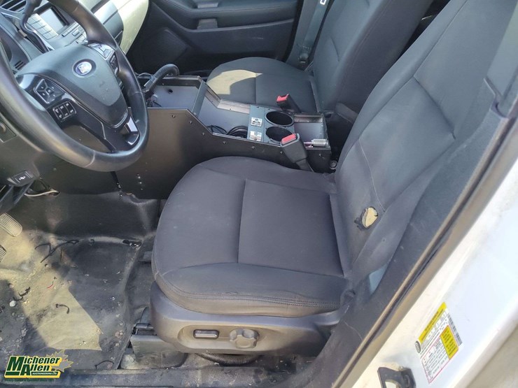 2018-ford-explorer-image-9