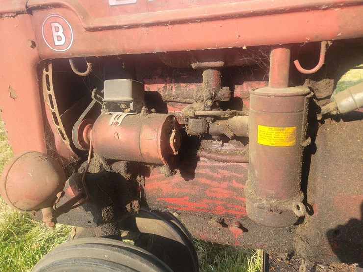 farmall-b-with-woods-belly-mower-image-10
