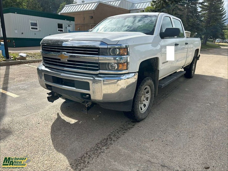 2018-chevrolet-silverado-2500hd-image-1