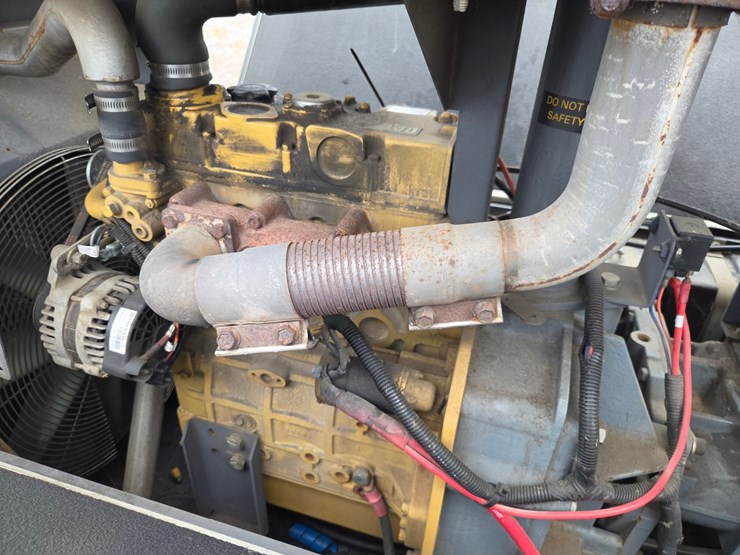 2016-caterpillar-c2.2-image-22