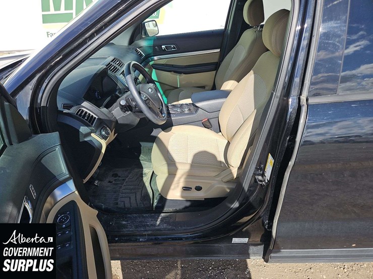 2017-ford-explorer-image-13