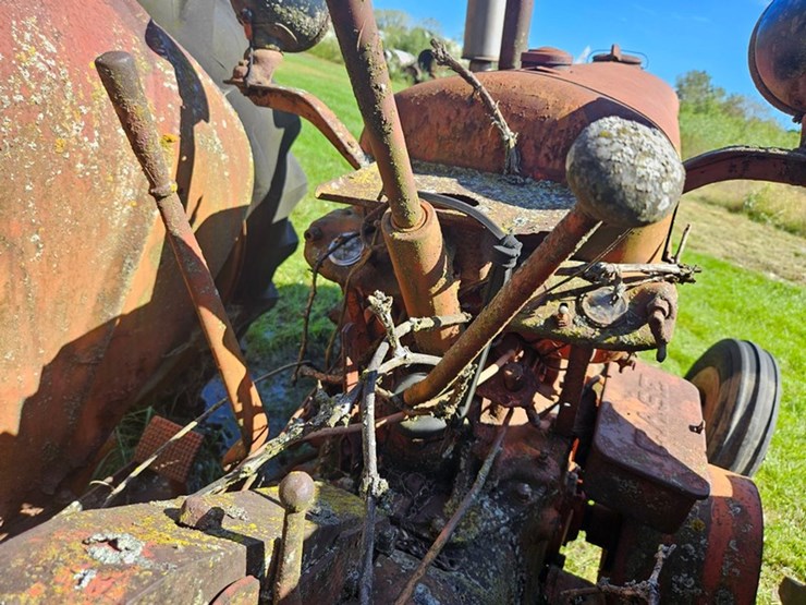 #2525-•-case-tractor-image-24