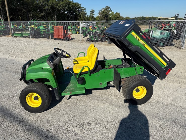 john-deere-turf-gator-image-2