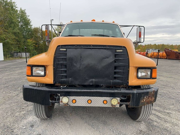1995-ford-f800-image-2