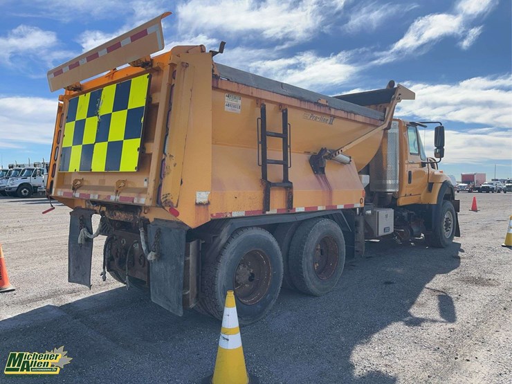 international-workstar-7600-image-4